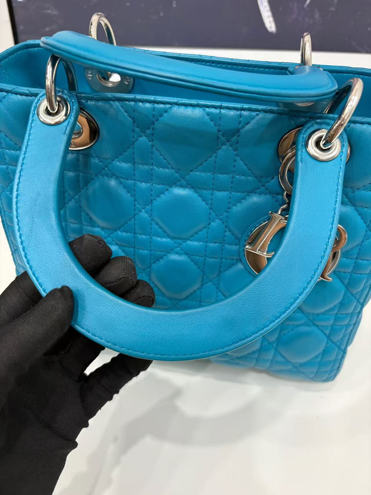 Dior 디올 블루 스웨이드 데이비 핸드백